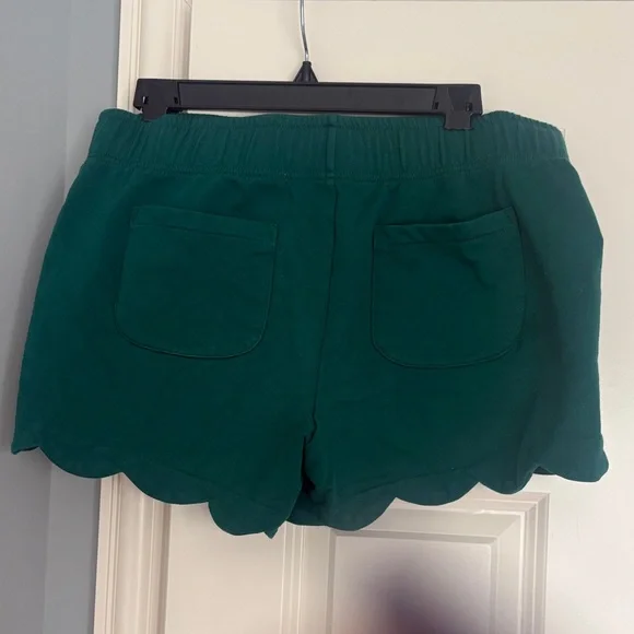 Green lily pulitzer Women's Scalloped Shorts - Picture 2 of 2